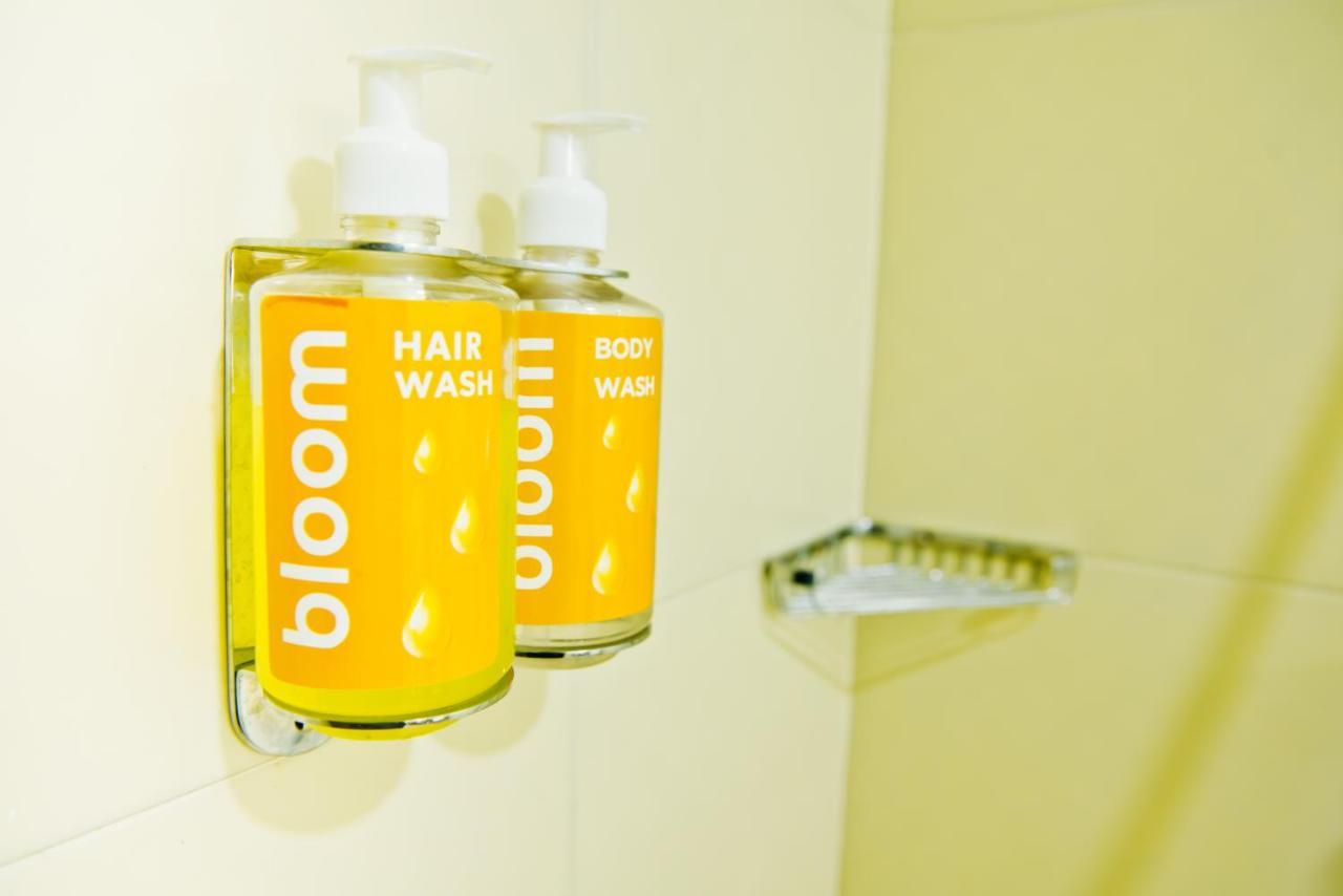 Bloom Hotel - Jammu Bagian luar foto