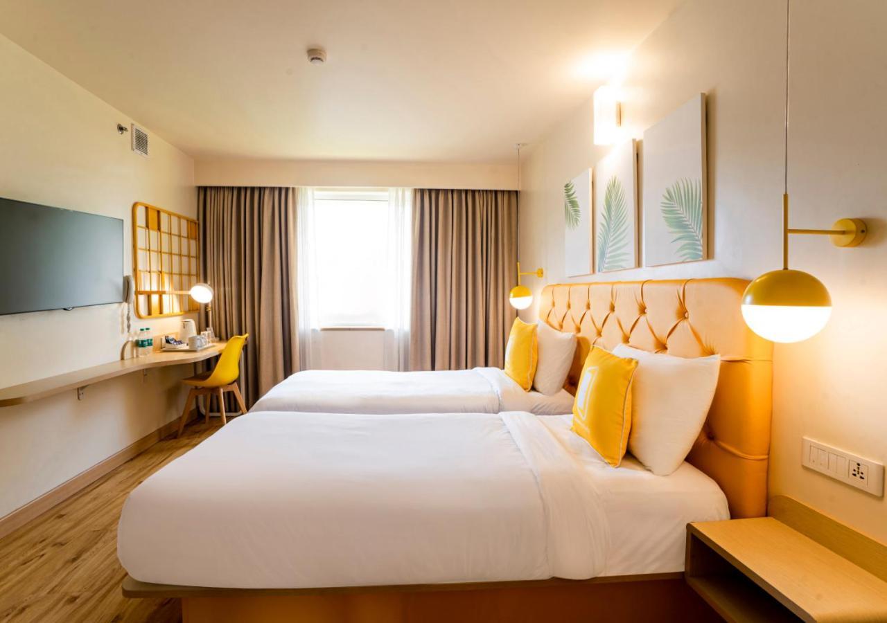 Bloom Hotel - Jammu Bagian luar foto