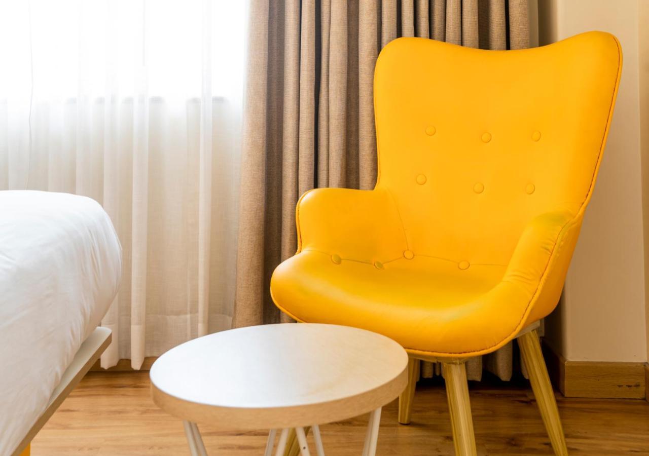 Bloom Hotel - Jammu Bagian luar foto
